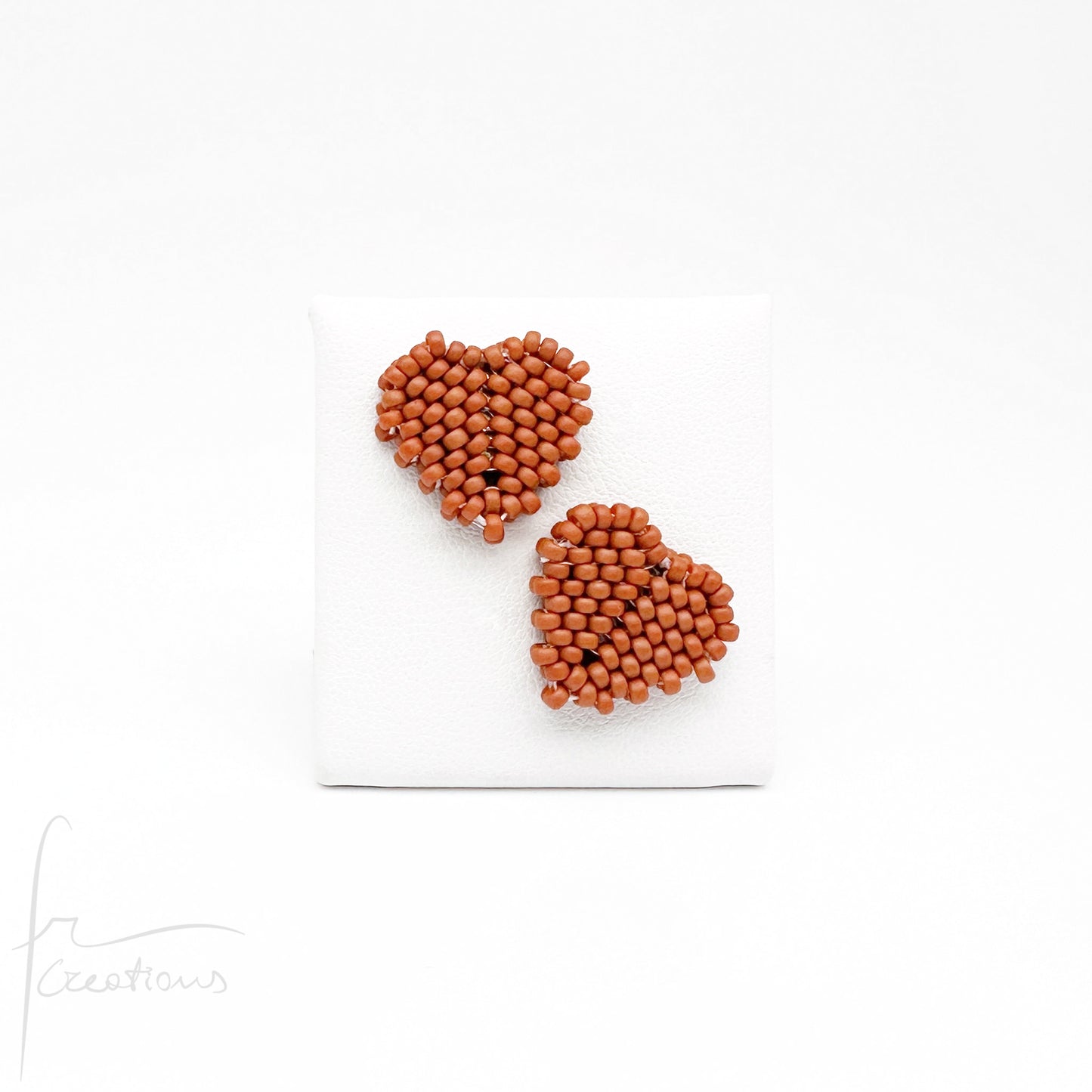 Orecchini Cuore a lobo con perline in vetro e perno in acciaio inox Maxi