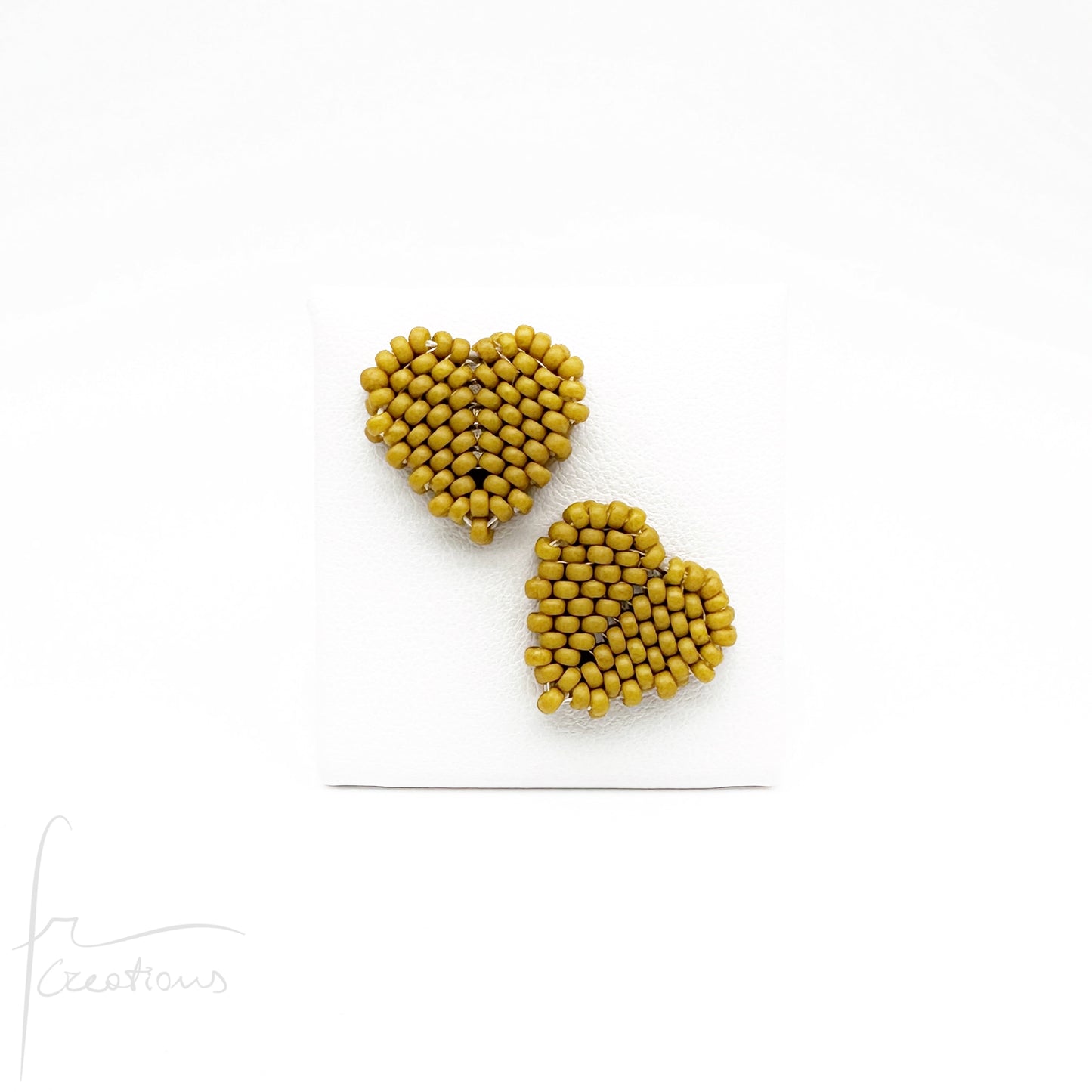 Orecchini Cuore a lobo con perline in vetro e perno in acciaio inox Maxi