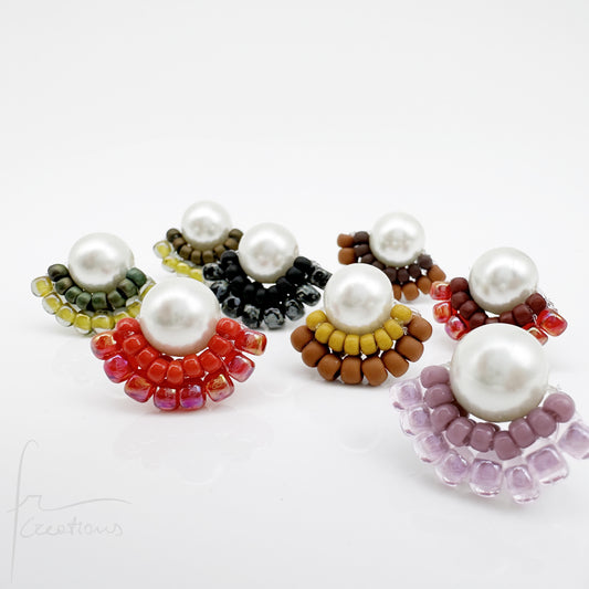 Orecchini Nuances con Perla in vetro a lobo con perline in vetro e perno in acciaio inox