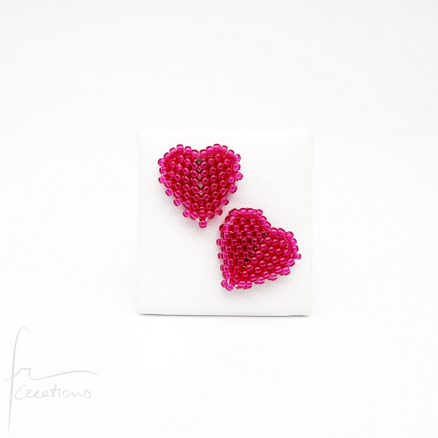 Orecchini Cuore a lobo con perline in vetro e perno in acciaio inox Maxi