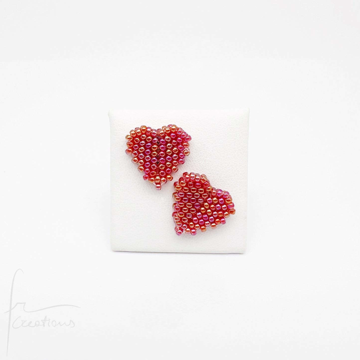 Orecchini Cuore a lobo con perline in vetro e perno in acciaio inox Maxi