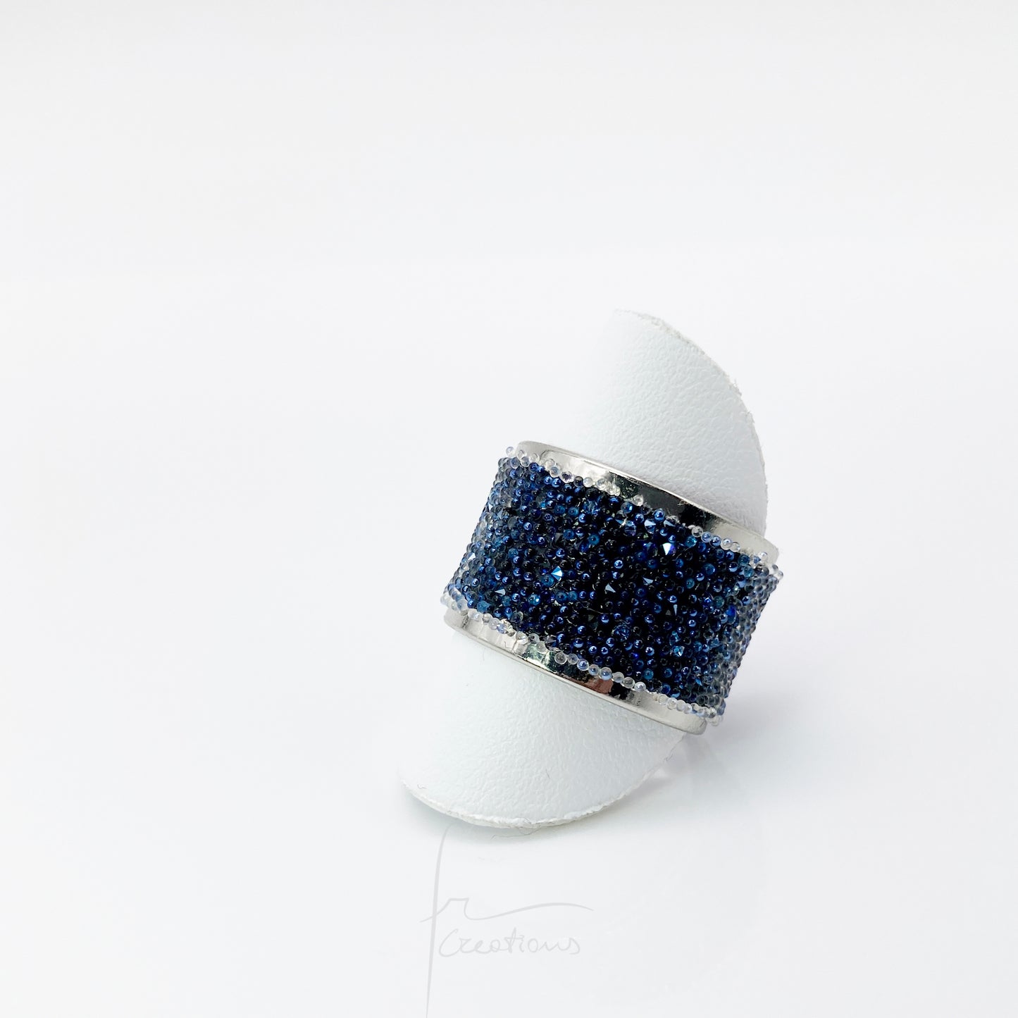 Anello a fascia regolabile placcato argento con Cristalli Austriaci Originali Ocean Blue