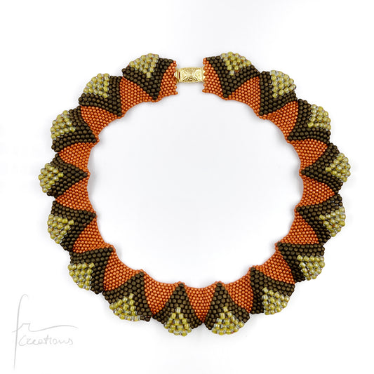 Collana Onde realizzata in tessitura con perline