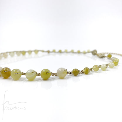 Girocollo Grace all'uncinetto con agata striata giallo pomelo