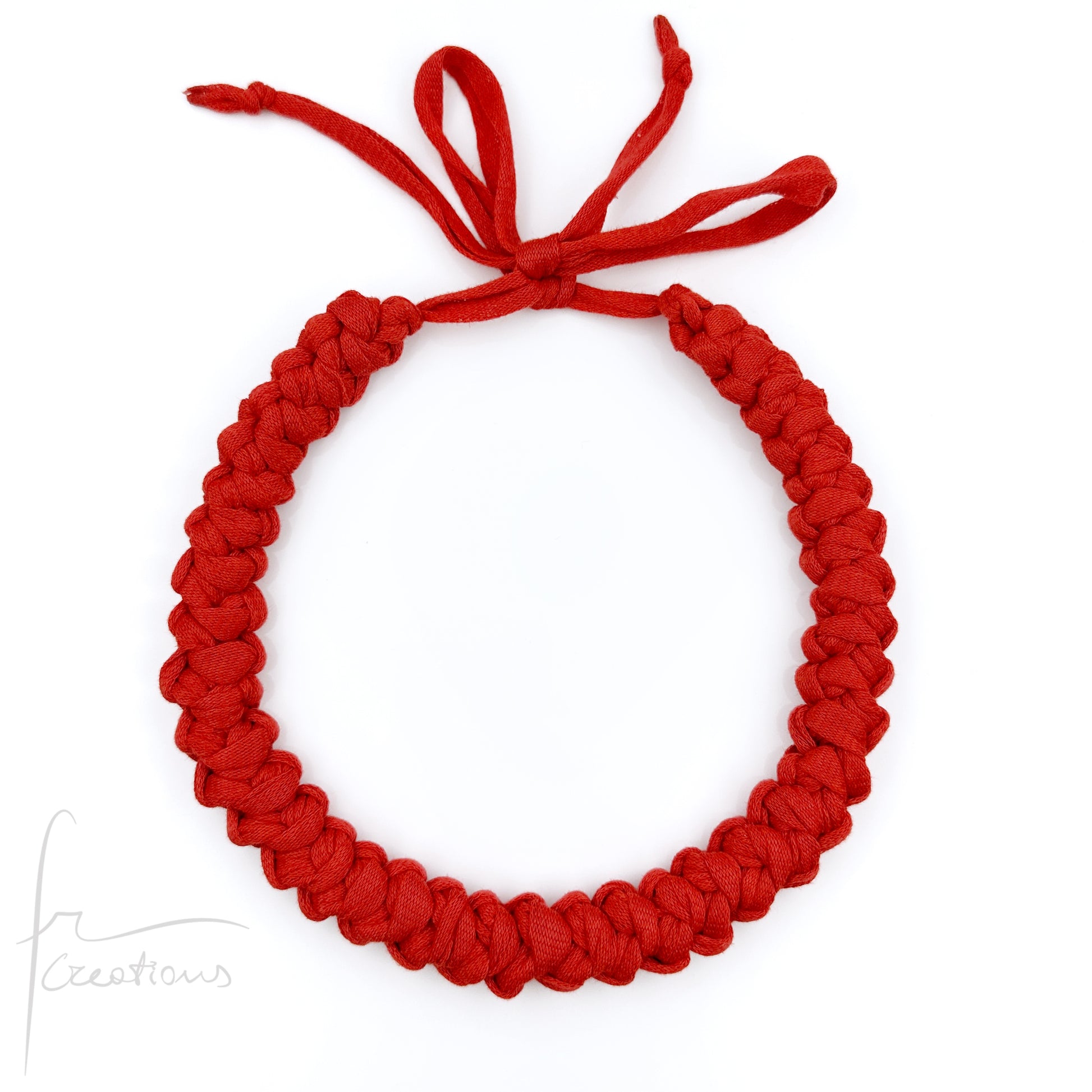 Collana girocollo tubolare all'uncinetto in cotone lavabile