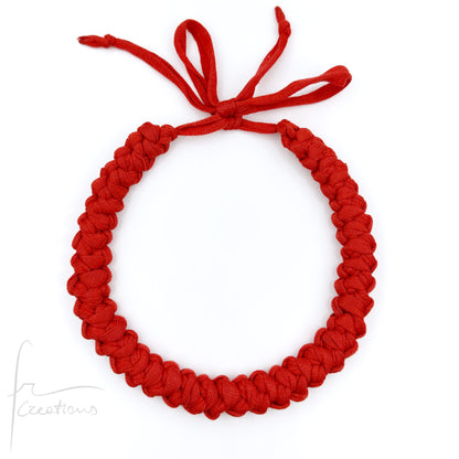 Collana girocollo tubolare all'uncinetto in cotone lavabile