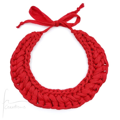 Collana girocollo all' uncinetto in cotone lavabile