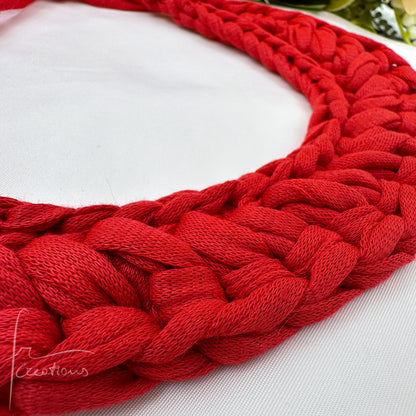 Collana girocollo all' uncinetto in cotone lavabile