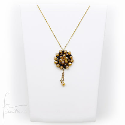 Collana girocollo con pendente fiore all'uncinetto con cristalli Blumen