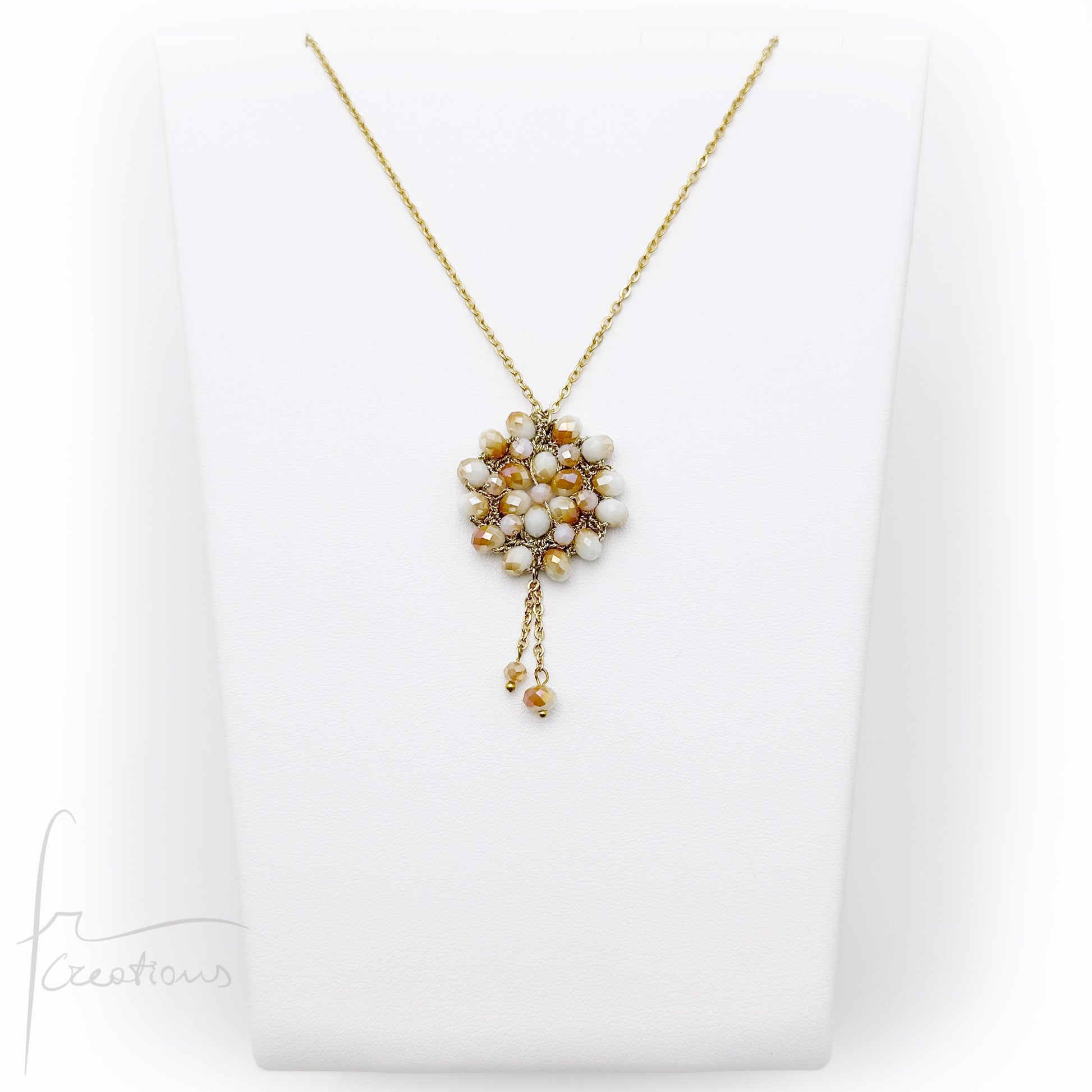 Collana girocollo con pendente fiore all'uncinetto con cristalli Blumen