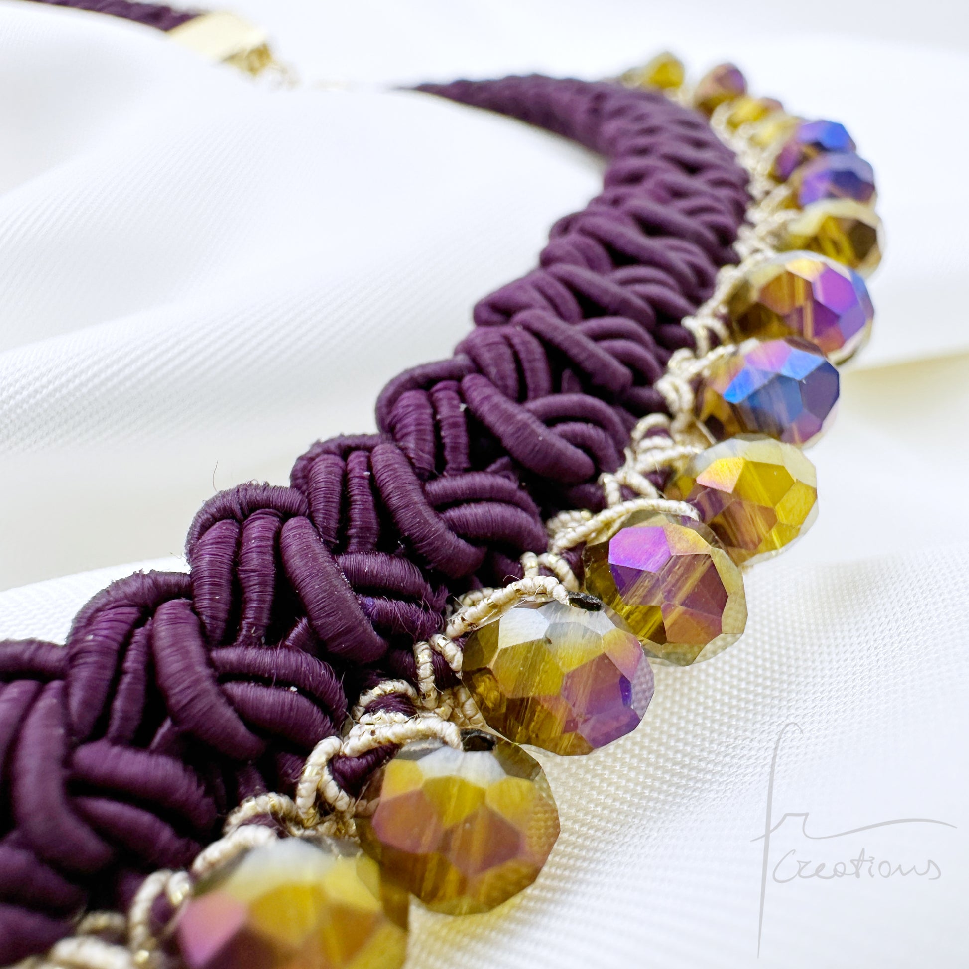 Collana girocollo SUN all'uncinetto con cristalli 