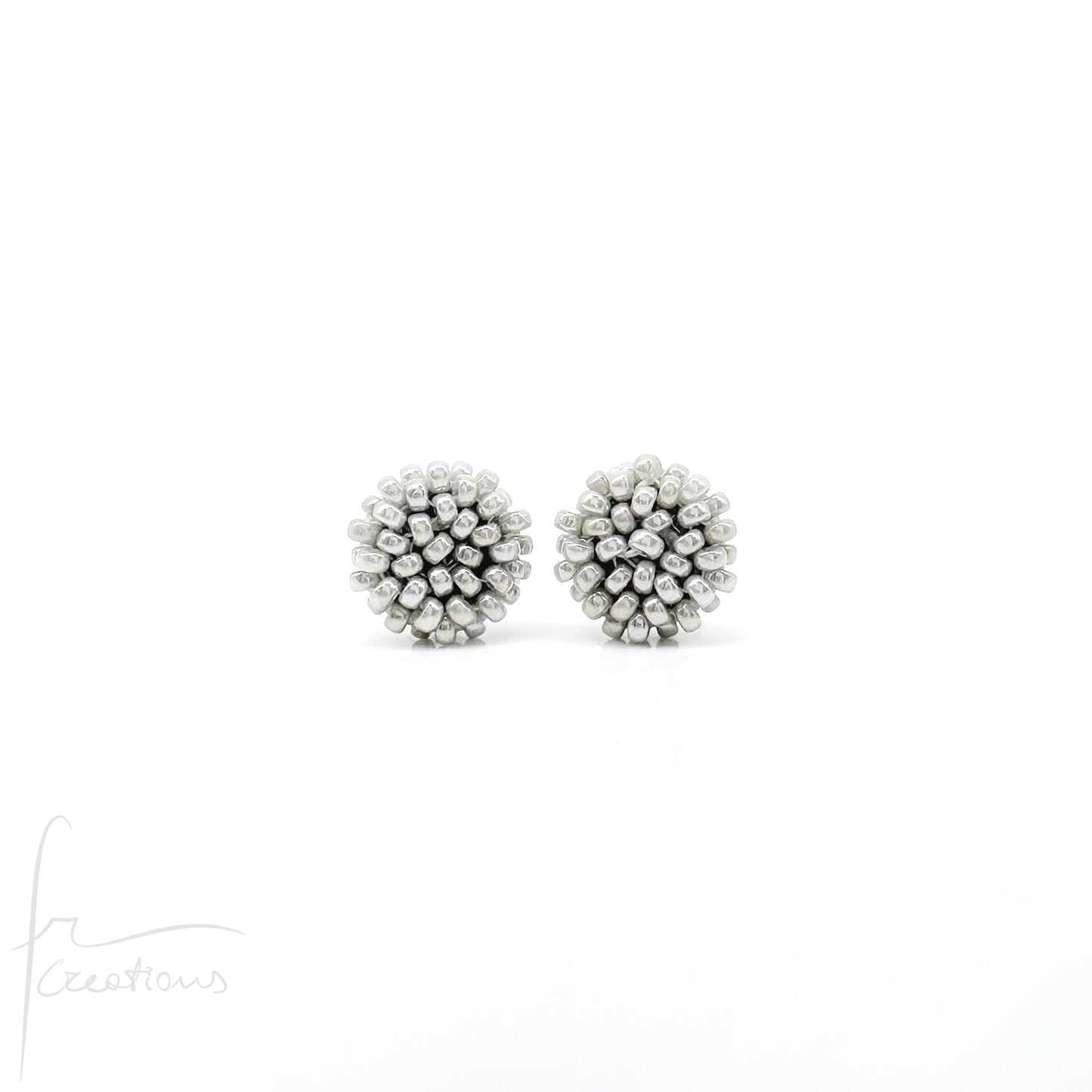 Orecchini Bon Bon mini a lobo con perline in vetro e perno in acciaio inox