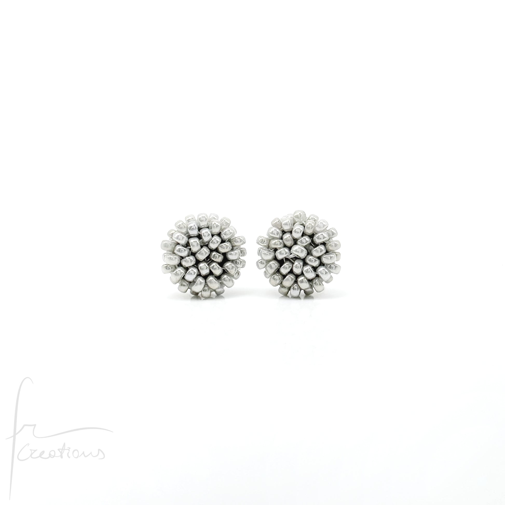 Orecchini Bon Bon mini a lobo con perline in vetro e perno in acciaio inox