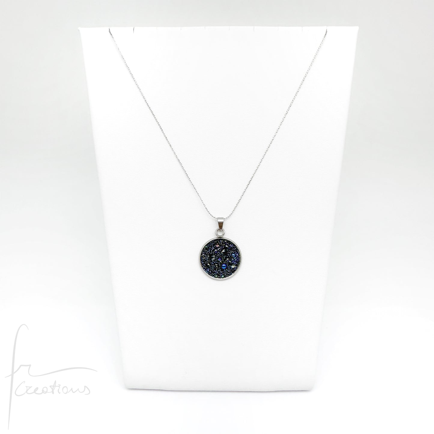 Collana in acciaio e pendente impreziosito con Cristalli di Swarovski