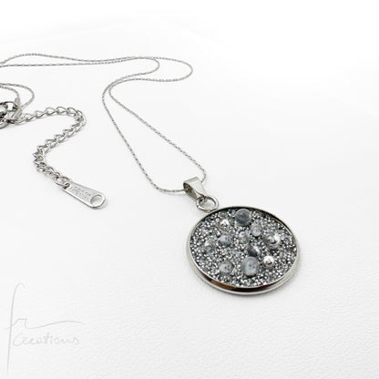 Collana in acciaio e pendente impreziosito con Cristalli di Swarovski