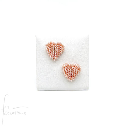 Orecchini Cuore a lobo con perline in vetro e perno in acciaio inox Mini