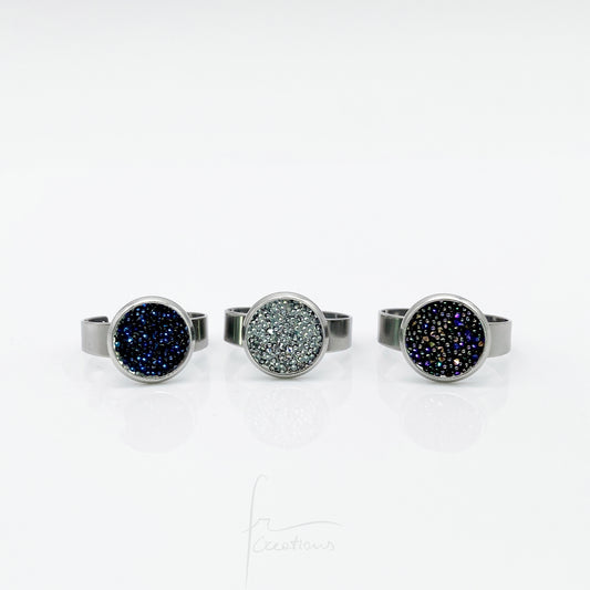 Anello chevalier regolabile in acciaio con Cristalli di Swarovski tutti i  colori