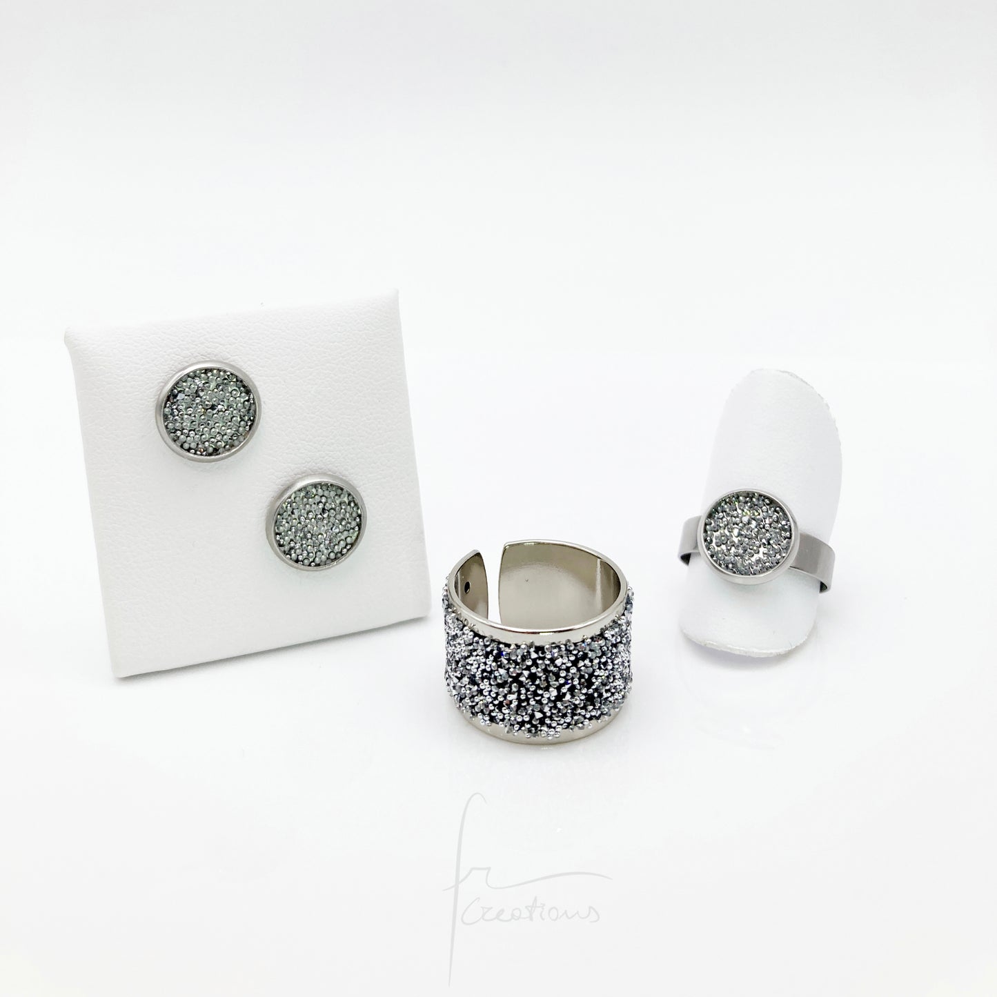Collezione anello a fascia e bottone regolabile ed orecchini con Cristalli di Swarovski 