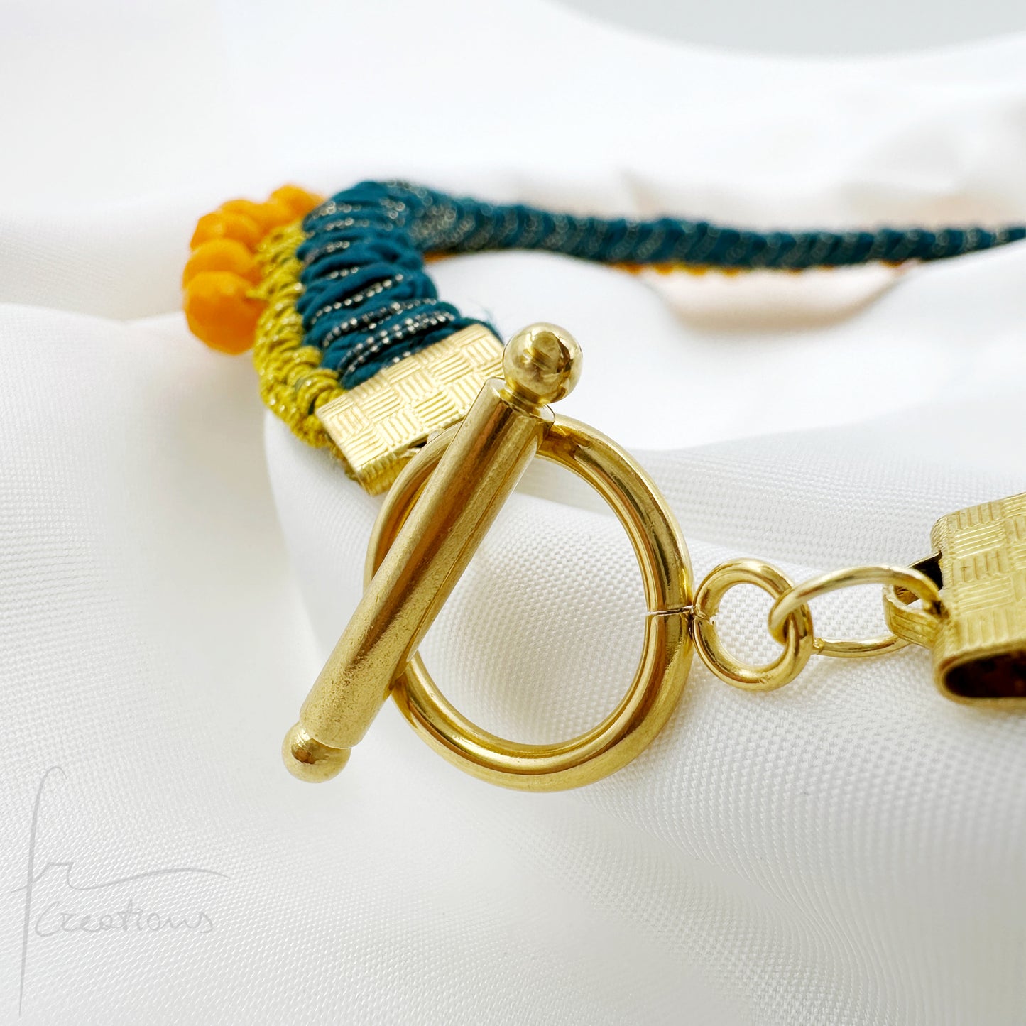 Collana girocollo SUN all'uncinetto con cristalli