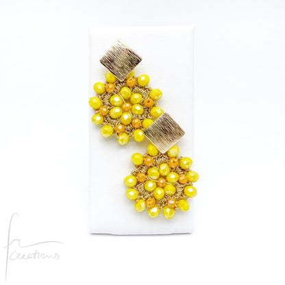 Orecchini pendenti con fiore all'uncinetto e cristalli Blumen