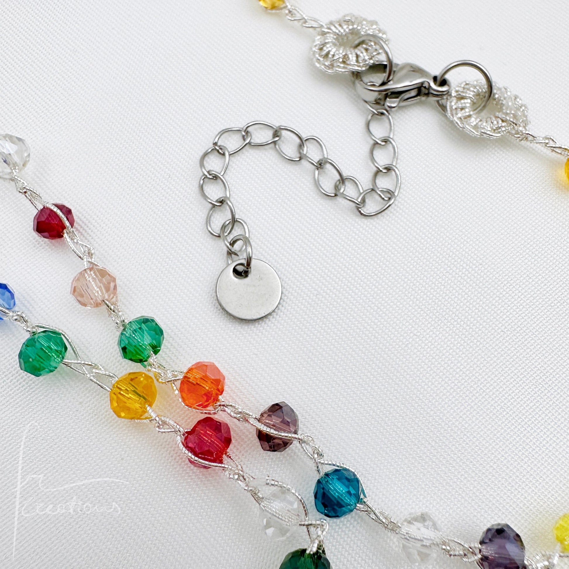 Collana girocollo Rainbow multicolore all'uncinetto con Mini Cristalli