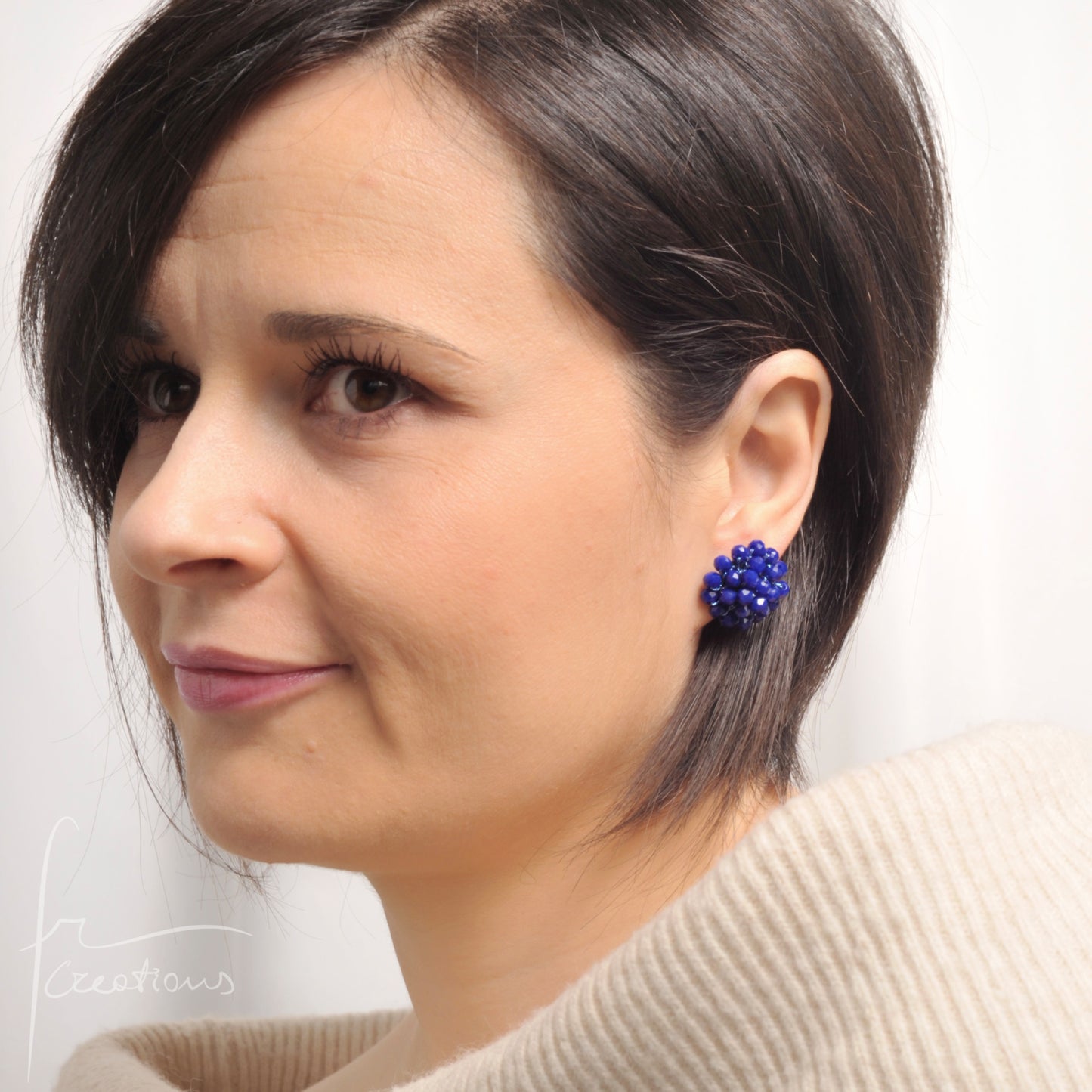 Orecchini a Lobo Rotondi Aila all' Uncinetto con Cristalli